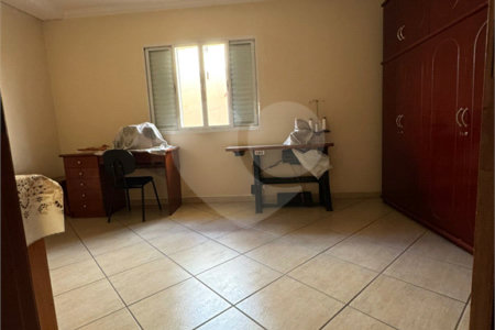 Casa à venda com 4 quartos, sendo 1 suíte, em Vila Henrique, Salto, SP
