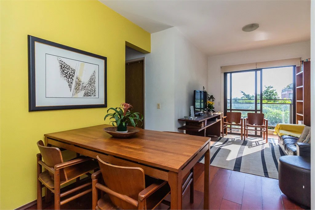 Apartamento à venda com 2 quartos, sendo 1 suíte, em Vila Madalena, São Paulo, SP