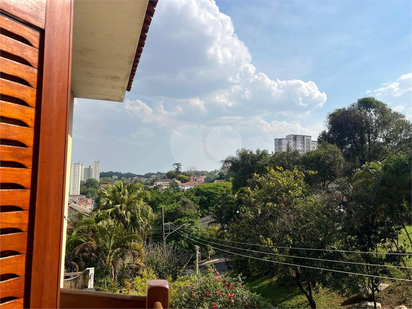 Sobrado à venda com 4 suítes em Tremembé, São Paulo, SP