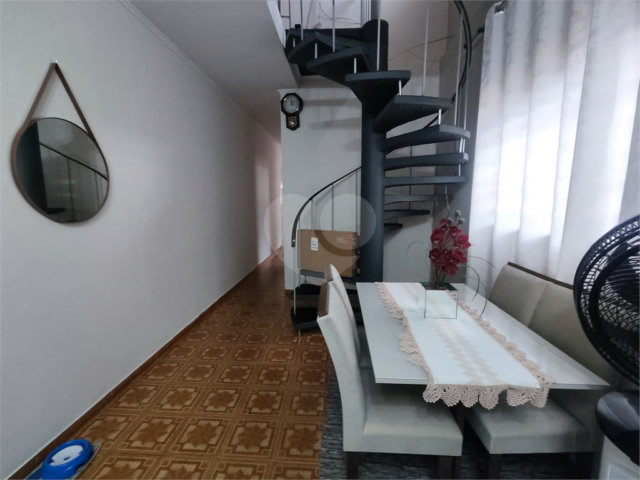 Sobrado à venda com 3 quartos, sendo 1 suíte,  em Tremembé, São Paulo, SP