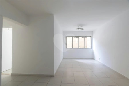 Apartamento à venda com 3 quartos, sendo 1 suíte, em Itaim Bibi, São Paulo, SP