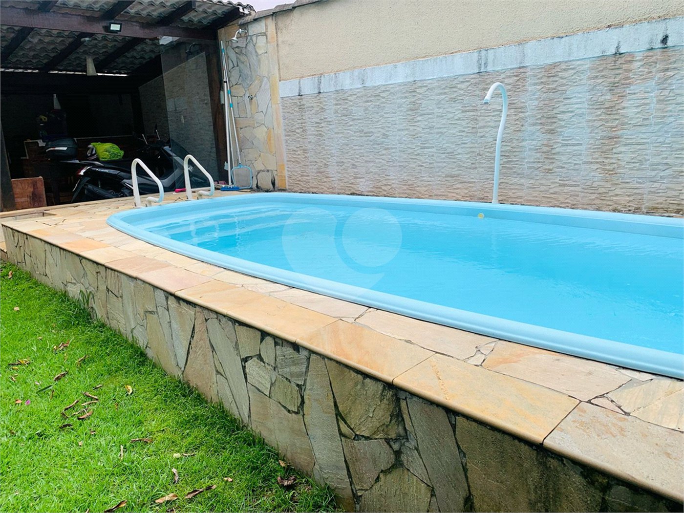 Casa à venda com 4 quartos, sendo 3 suítes, no condomínio Morada da Serra Residencial, Rio de Janeiro - RJ