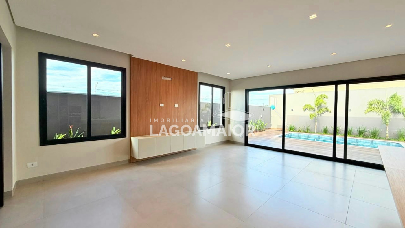 Casa à venda com 3 quartos, sendo 3 suítes, no condomínio Villa Dumont, Três Lagoas - MS