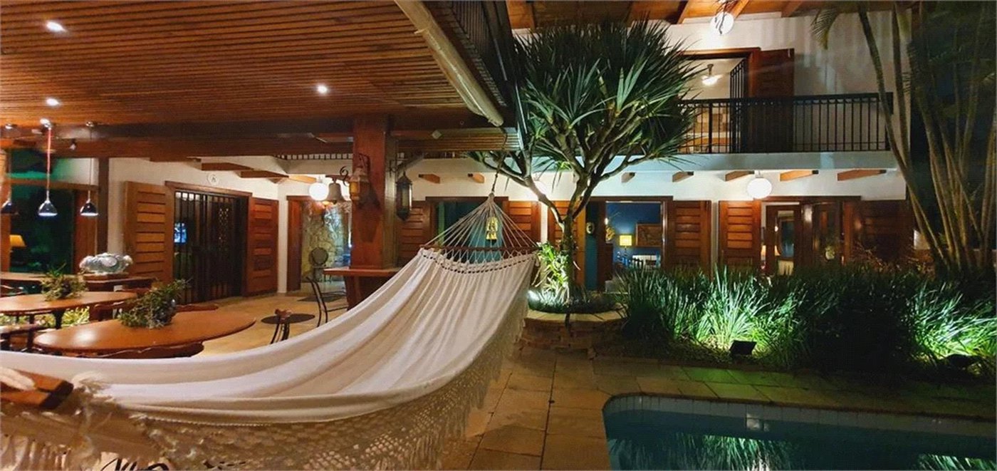 Casa à venda com 5 suítes em Jardim Leonor, São Paulo, SP
