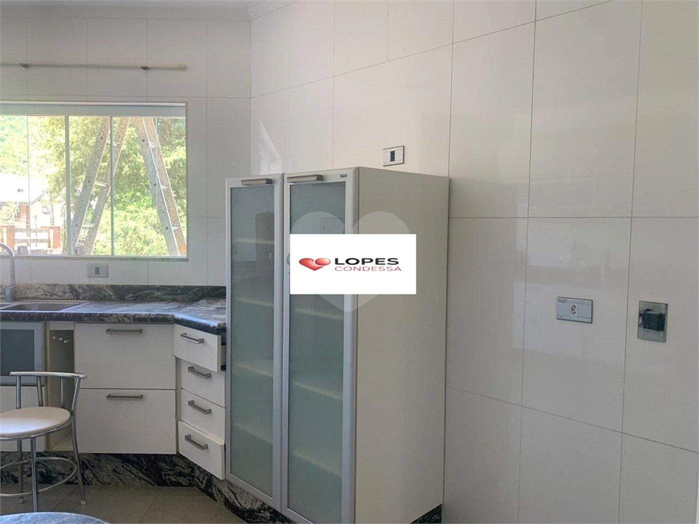 Casa à venda com 3 suítes no condomínio Alpes da Cantareira, Mairiporã - SP