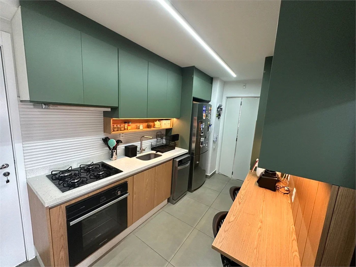 Apartamento à venda com 3 suítes em Vila Romana, São Paulo, SP