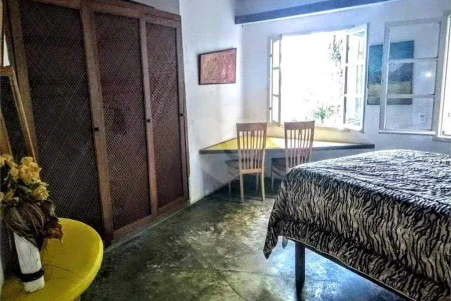 Chácara à venda com 4 quartos, sendo 3 suítes, no Centro, Juquitiba, SP