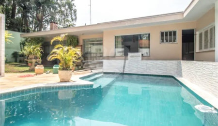 Casa de Vila à venda com 5 quartos, sendo 3 suítes,  em Jardim Marajoara, São Paulo, SP