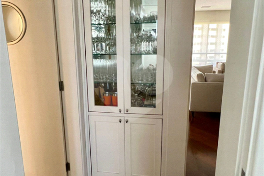 Apartamento à venda com 3 quartos, sendo 2 suítes, em Morumbi, São Paulo, SP