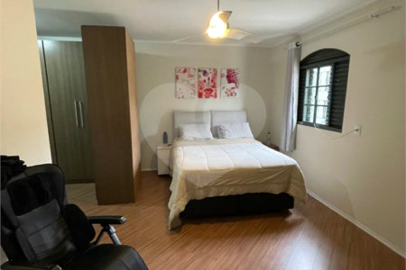 Sobrado à venda com 4 quartos, sendo 1 suíte,  em Jardim Las Vegas, Santo André, SP