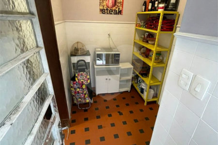 Casa à venda com 3 quartos, sendo 1 suíte, em Vila Mariana, São Paulo, SP