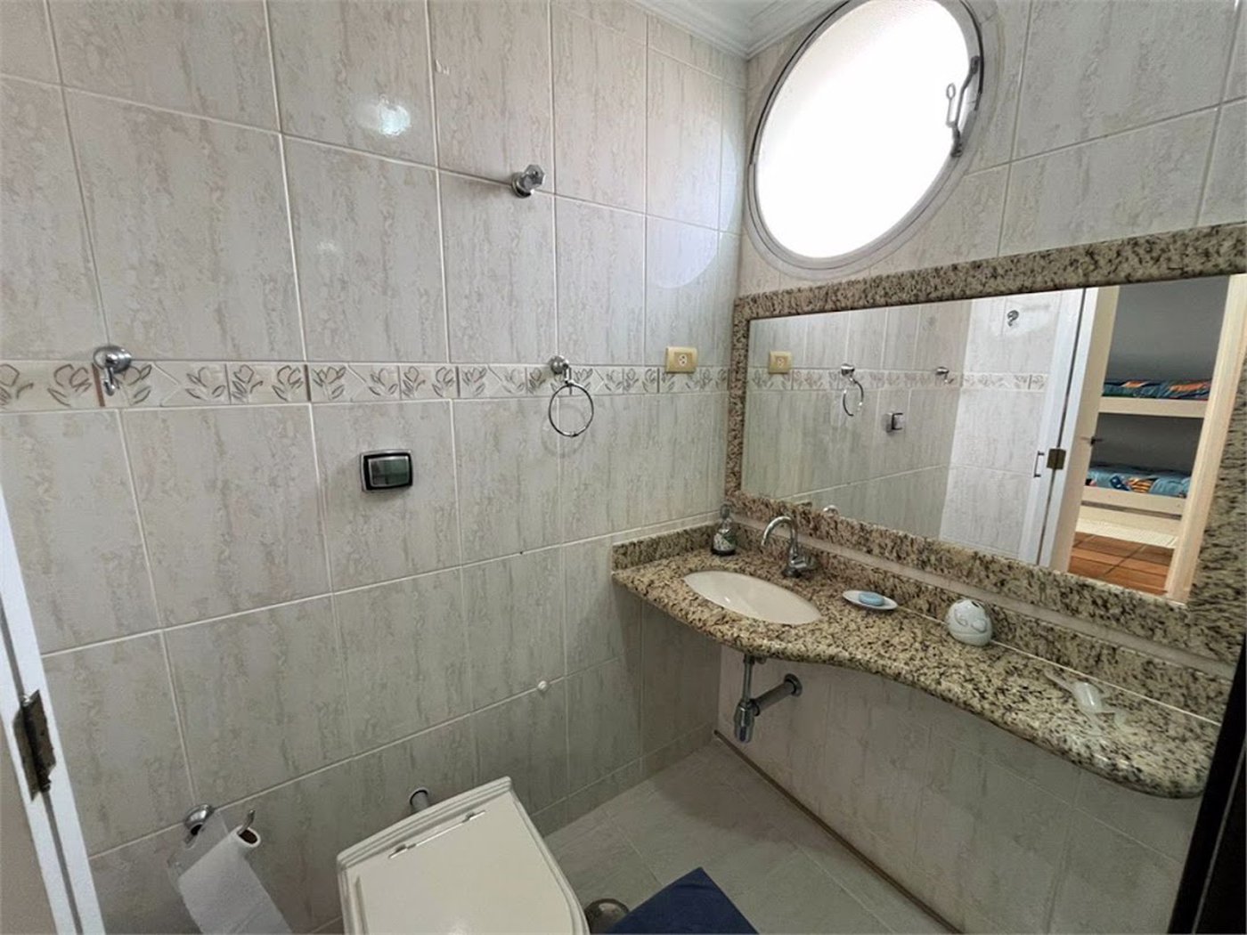 Apartamento Residencial à venda, Jardim Virginia, Guarujá - AP0424.