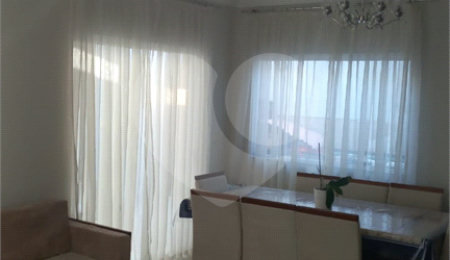 Casa em condomínio à venda com 3 quartos, sendo 1 suíte, em Vila Oliveira, Mogi das Cruzes, SP