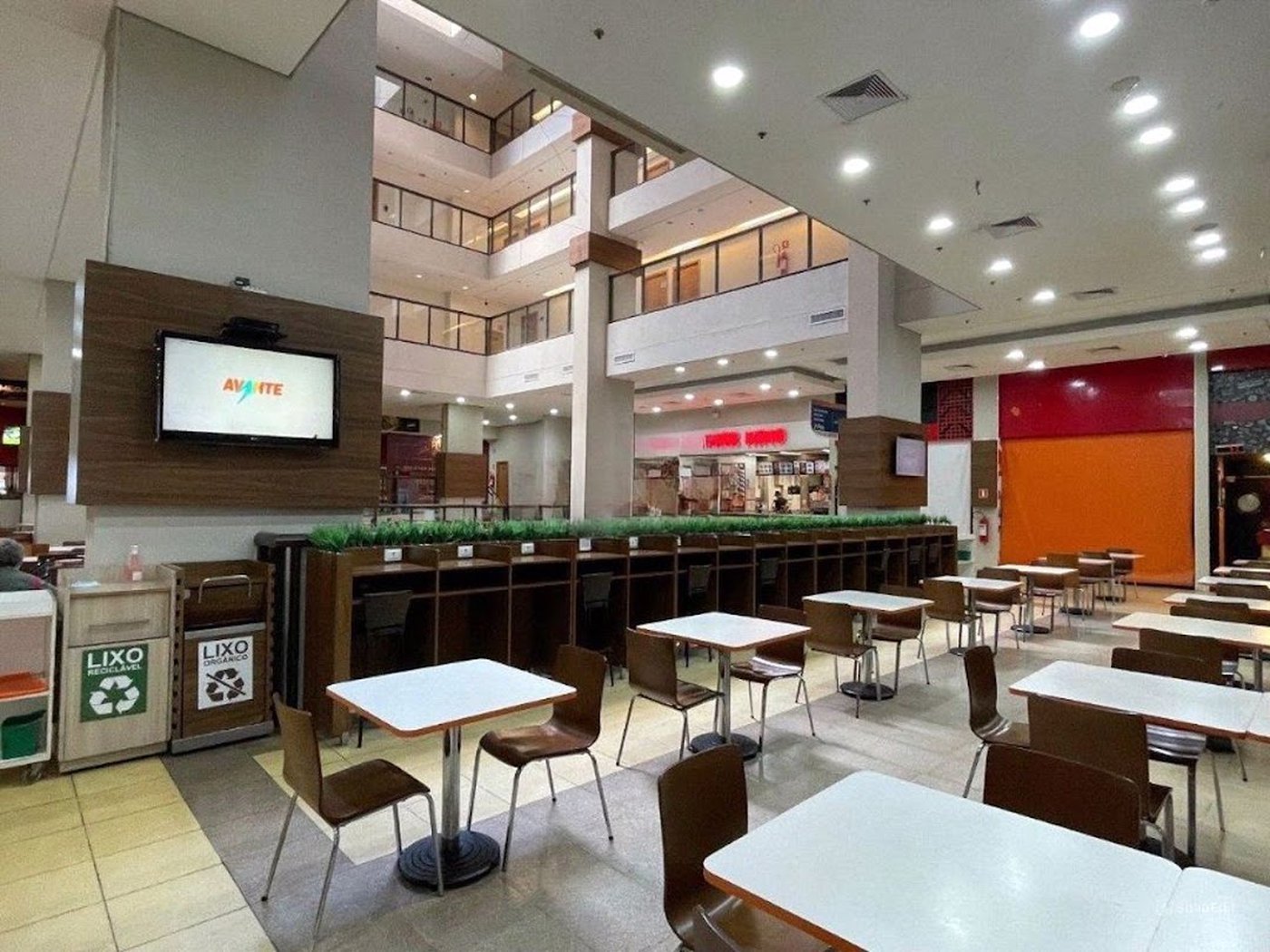 Loja Comercial para venda e locação, Gonzaga, Santos - LO0051.