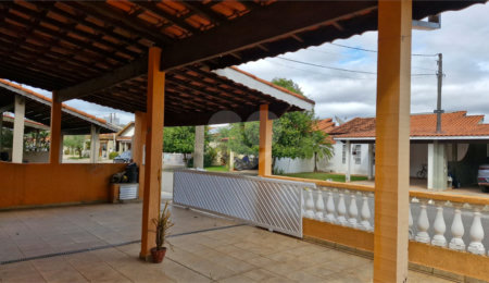 Casa para alugar com 3 quartos, sendo 1 suíte,  no condomínio Santa Mônica, Atibaia - SP