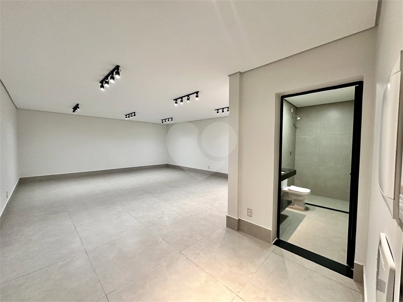 Casa à venda com 3 suítes no condomínio Residencial Florais Itália, Cuiabá - MT