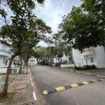 Casa à venda com 3 quartos, sendo 1 suíte, no condomínio New Village, Cotia - SP