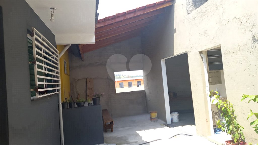 Casa à venda com 2 suítes em Jardim Layr, Mogi das Cruzes, SP