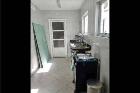 Casa à venda com 3 quartos, sendo 2 suítes,  em Mirandópolis, São Paulo, SP