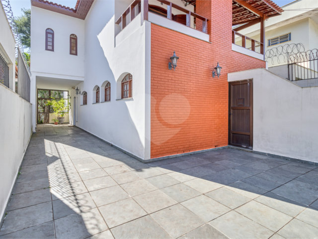 Casa à venda com 4 quartos, sendo 1 suíte,  em Alto da Boa Vista, São Paulo, SP