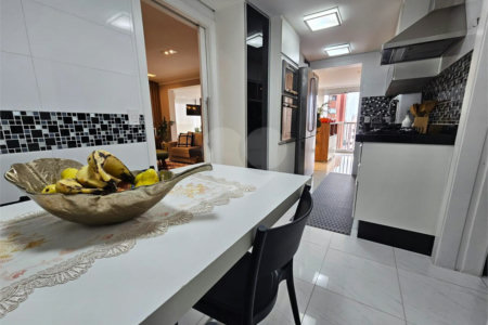 Apartamento à venda com 3 quartos, sendo 1 suíte, em Vila Regente Feijó, São Paulo, SP