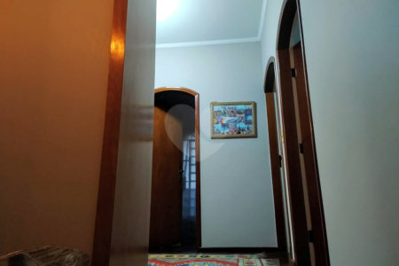 Sobrado à venda com 4 quartos, sendo 2 suítes, em Vila Paulicéia, São Paulo, SP