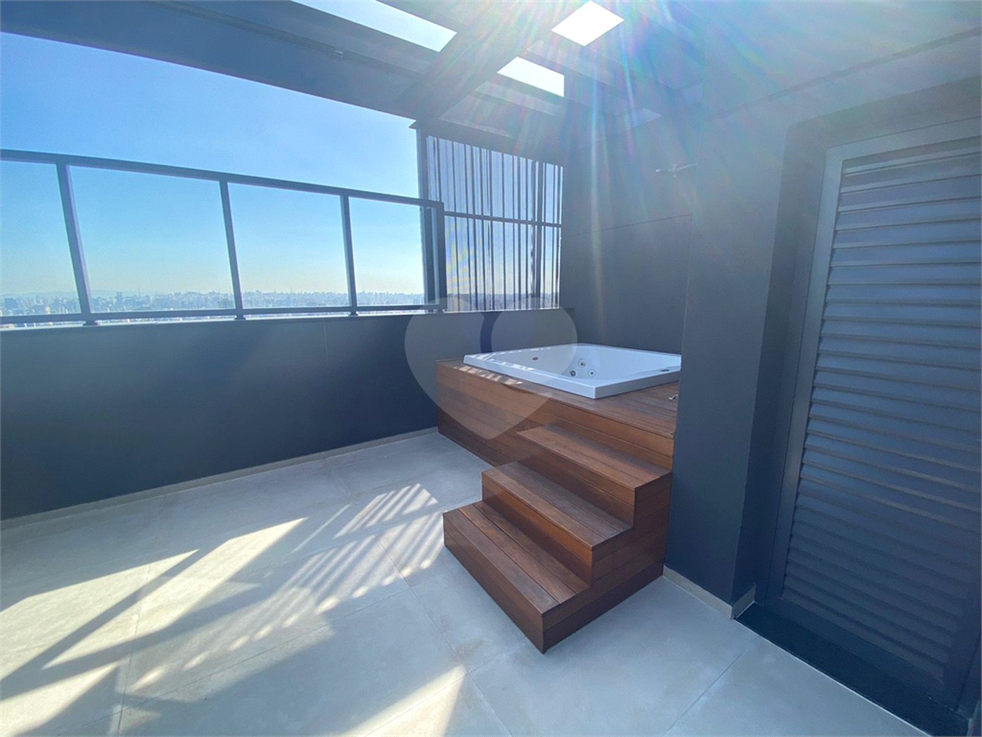 Apartamento à venda com 3 suítes em Jardim das Acácias, São Paulo, SP