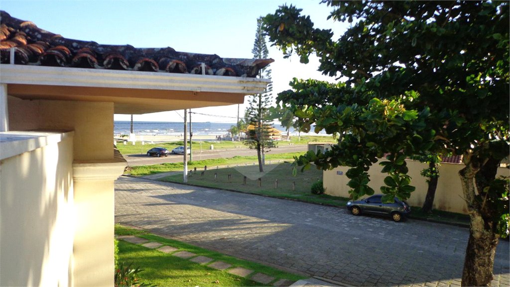 Sobrado à venda com 4 suítes em Região do Cibratel, Itanhaém, SP