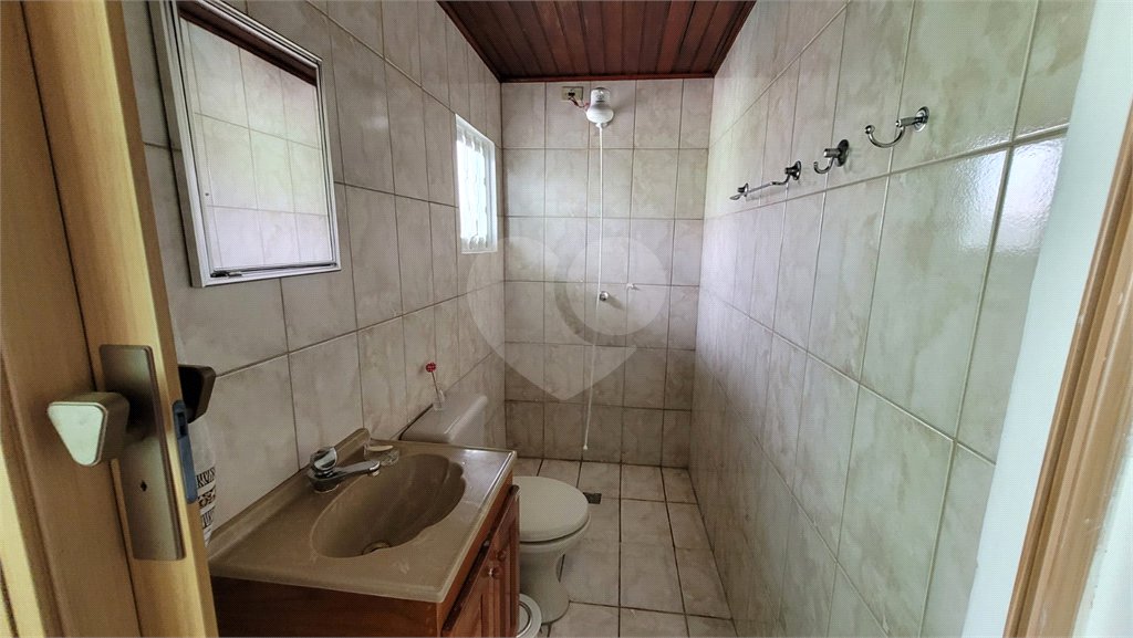 Casa à venda com 4 quartos, sendo 1 suíte, em Parque Maria Domitila, São Paulo, SP