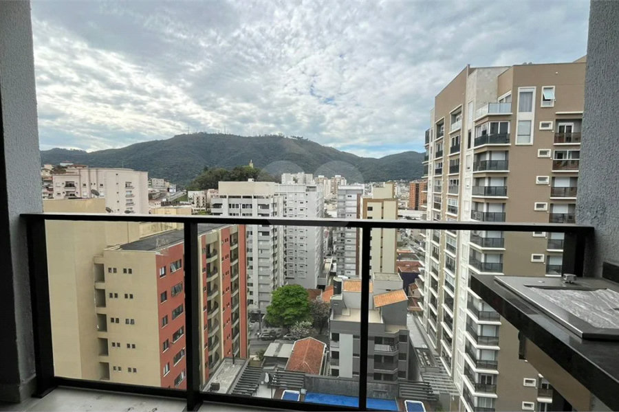 Apartamento à venda com 2 quartos, sendo 1 suíte, no Centro, Poços de Caldas - MG