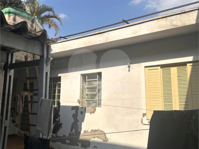 Sobrado à venda com 2 quartos em Vila Zat, São Paulo, SP