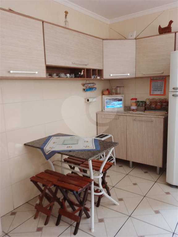 Sobrado à venda com 4 quartos, sendo 1 suíte, em Jardim Marisa, São Paulo, SP