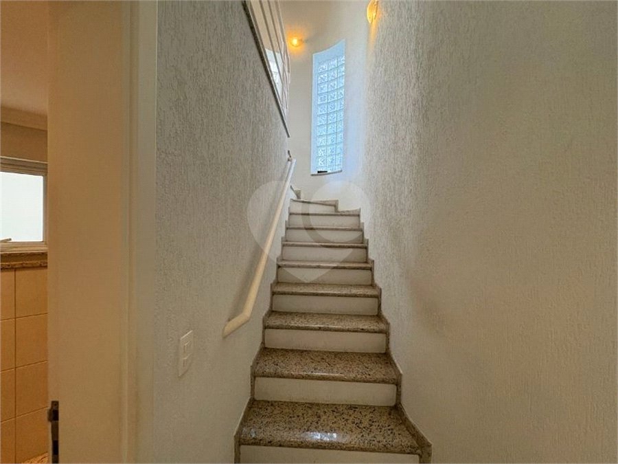 Casa à venda com 5 quartos, sendo 3 suítes, no condomínio Granja Olga III, Sorocaba - SP
