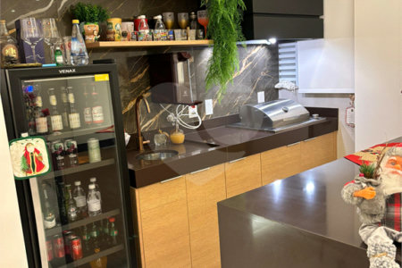 Apartamento à venda com 2 suítes em Vila Anastácio, São Paulo, SP