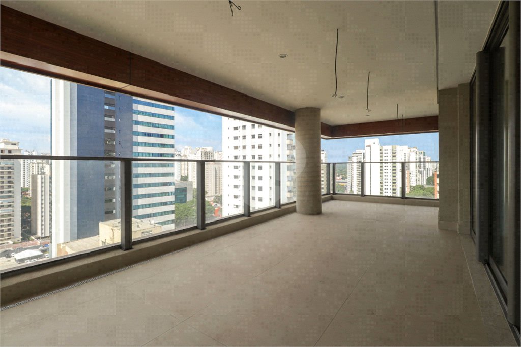 Apartamento à venda com 3 quartos, sendo 2 suítes,  em Brooklin, São Paulo, SP