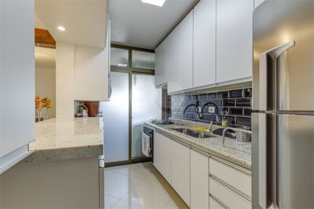 Apartamento à venda com 3 quartos, sendo 1 suíte, em Alto da Boa Vista, São Paulo, SP