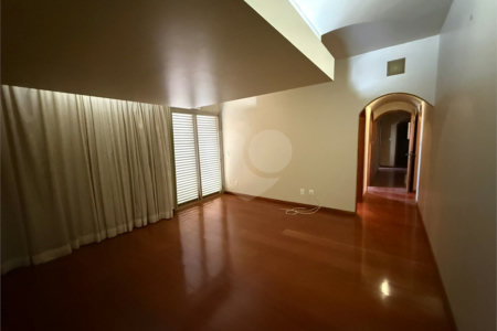 Apartamento à venda com 4 quartos, sendo 2 suítes, no Centro, Araraquara, SP