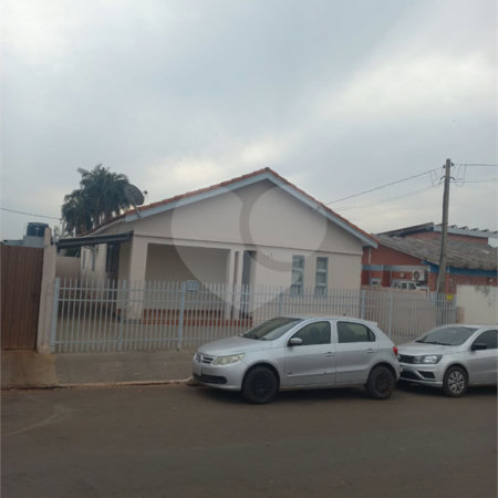 Casa à venda com 3 quartos no Centro, Inocência, MS
