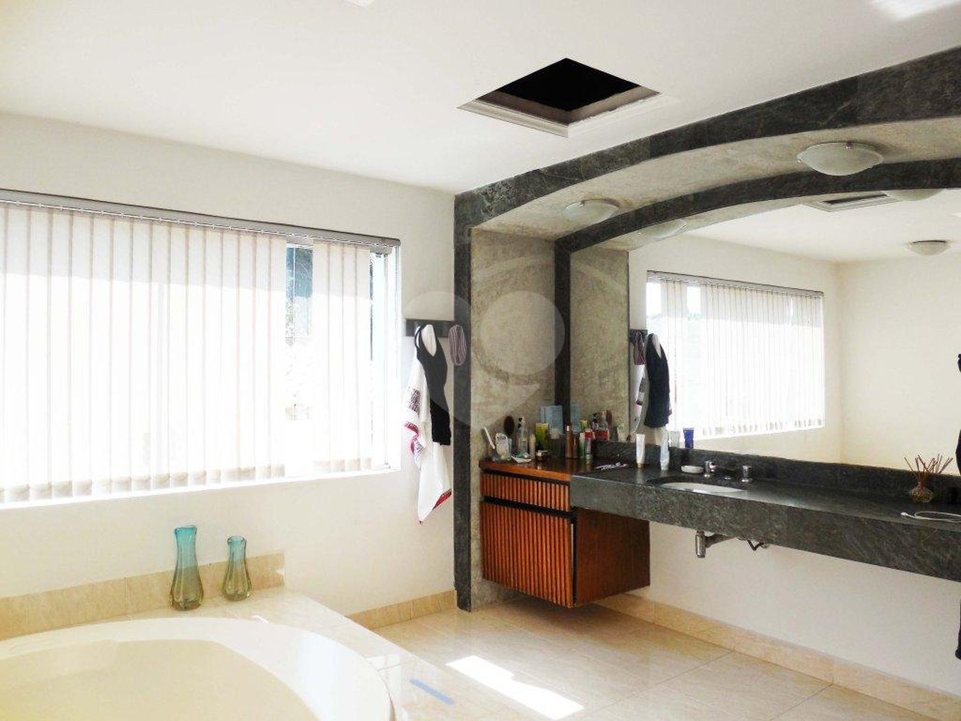 Sobrado à venda ou para alugar com 4 quartos, sendo 1 suíte, em Alto da Boa Vista, São Paulo, SP