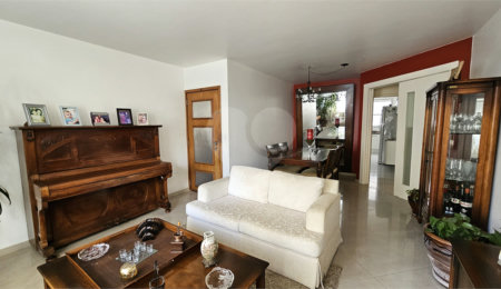 Apartamento à venda com 3 quartos, sendo 1 suíte,  em Moema, São Paulo, SP