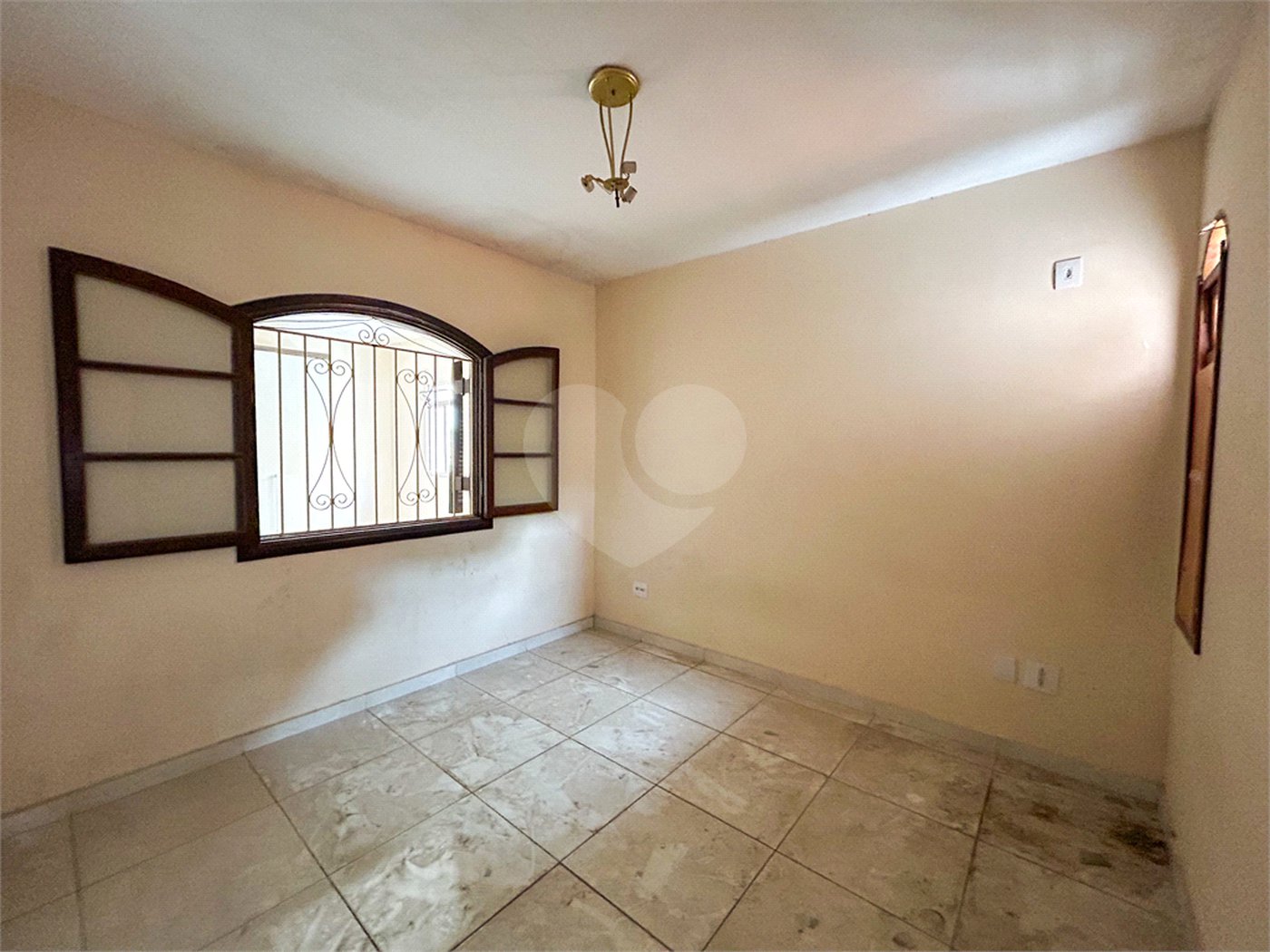 Sobrado à venda com 4 quartos, sendo 3 suítes, em Vila Libanesa, São Paulo, SP