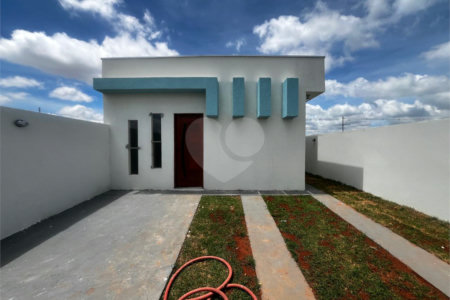 Casa à venda com 2 quartos em Parque Itapê, Itapetininga, SP