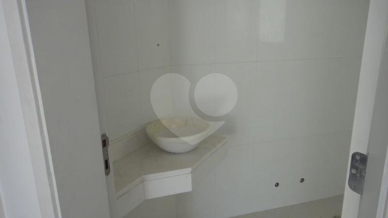 Casa à venda com 3 suítes no condomínio Villa Castanheira, São Paulo - SP