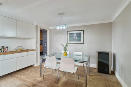 Apartamento à venda com 4 quartos, sendo 3 suítes, em Campo Belo, São Paulo, SP