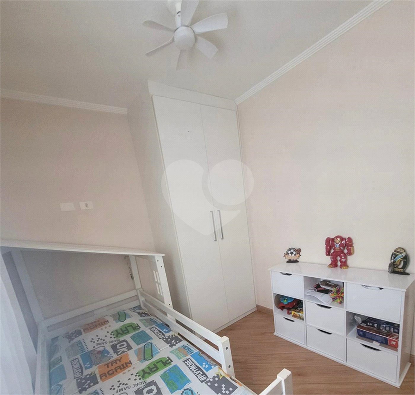 Apartamento à venda com 3 quartos, sendo 1 suíte,  em Vila Guilherme, São Paulo, SP