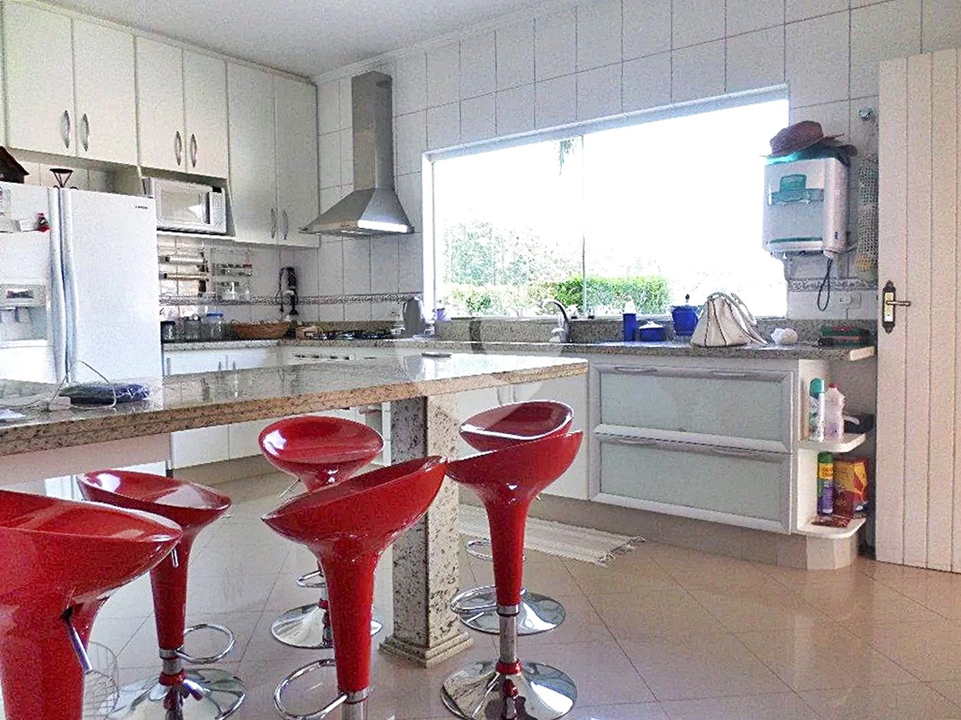 Casa à venda com 6 quartos, sendo 5 suítes,  no condomínio Conjunto Residencial Itaguaçu, São Paulo - SP