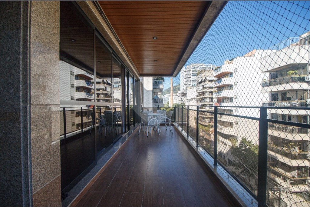 Apartamento à venda com 4 quartos, sendo 2 suítes,  em Tijuca, Rio de Janeiro, RJ