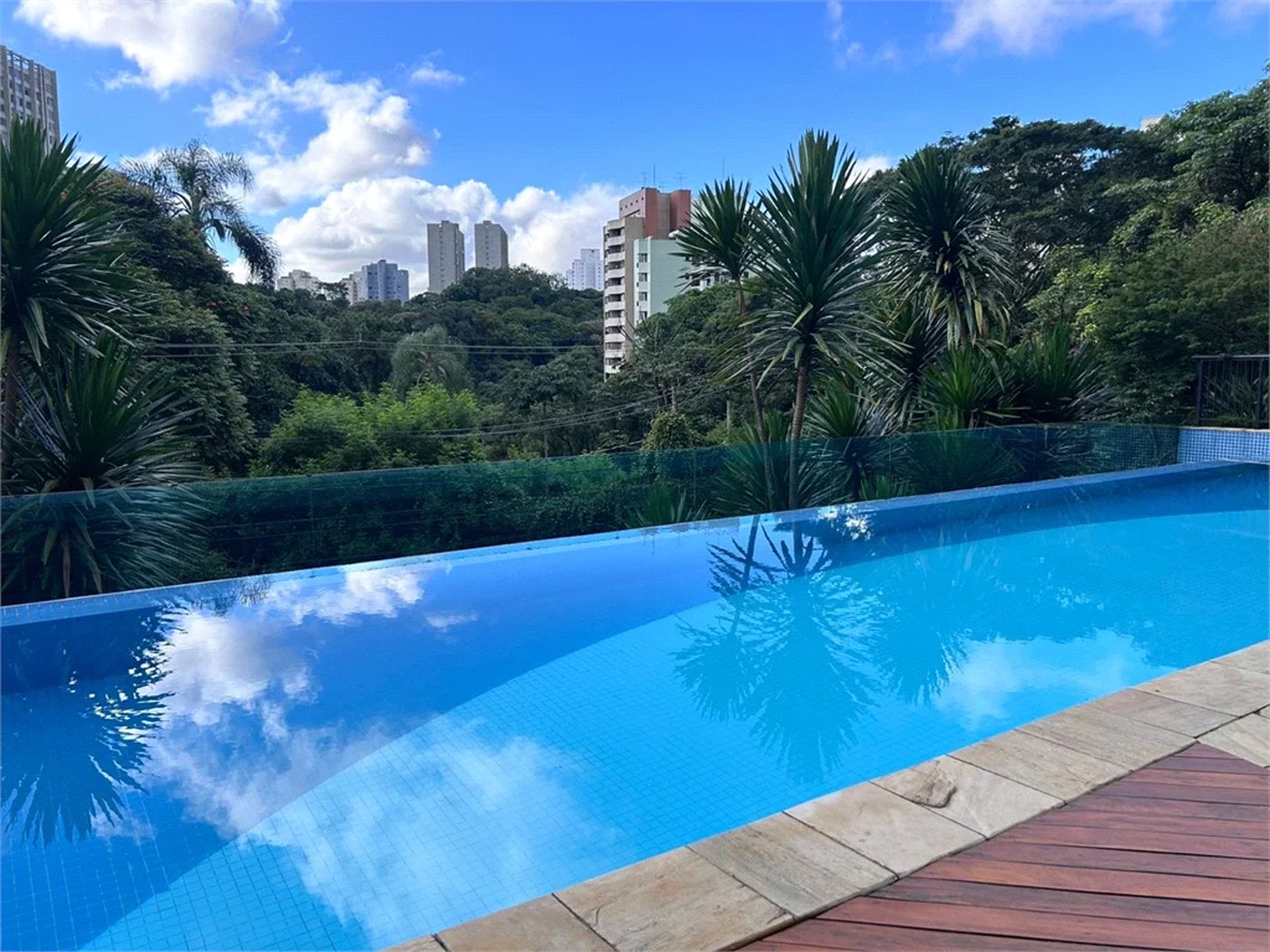 Apartamento à venda com 3 suítes em Vila Suzana, São Paulo, SP