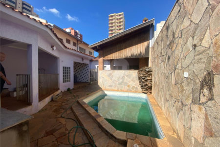 Casa à venda com 3 quartos, sendo 1 suíte, no Centro, Araraquara, SP