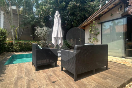 Casa à venda com 3 suítes no condomínio Braziliana, Valinhos - SP